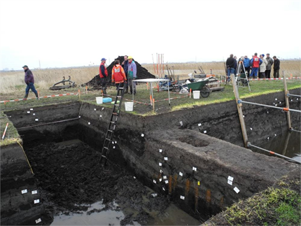 Polder Matsloot-Rolderwolde: proefsleuven onderzoek veenterpen, Bron: A. Mars